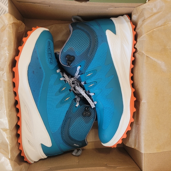 Womens Sneakers - Picture 1 of 5